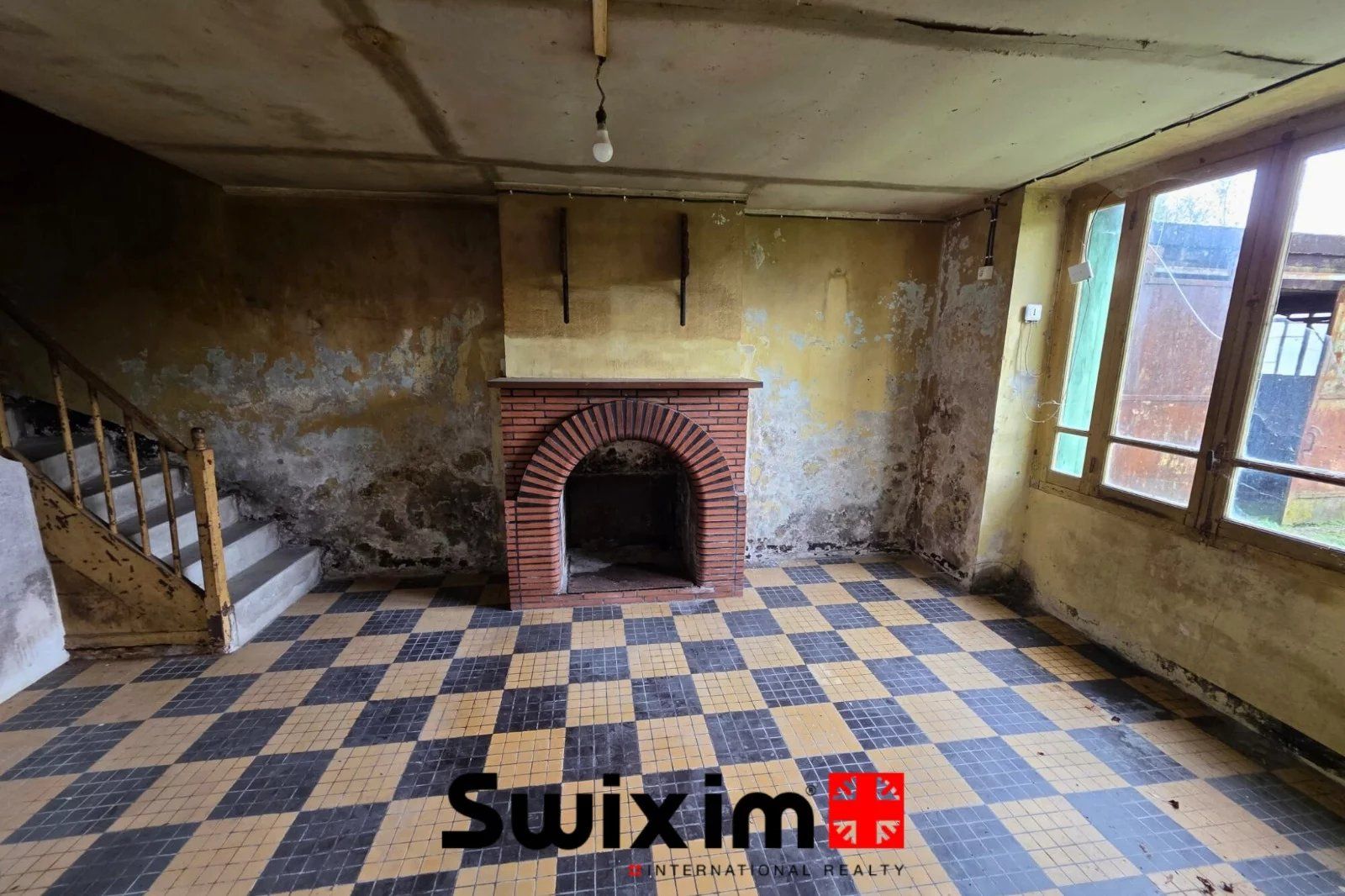 house 4 Rooms for sale on Saint-Estèphe (33180)