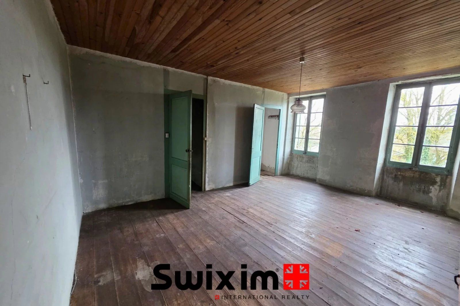 house 4 Rooms for sale on Saint-Estèphe (33180)