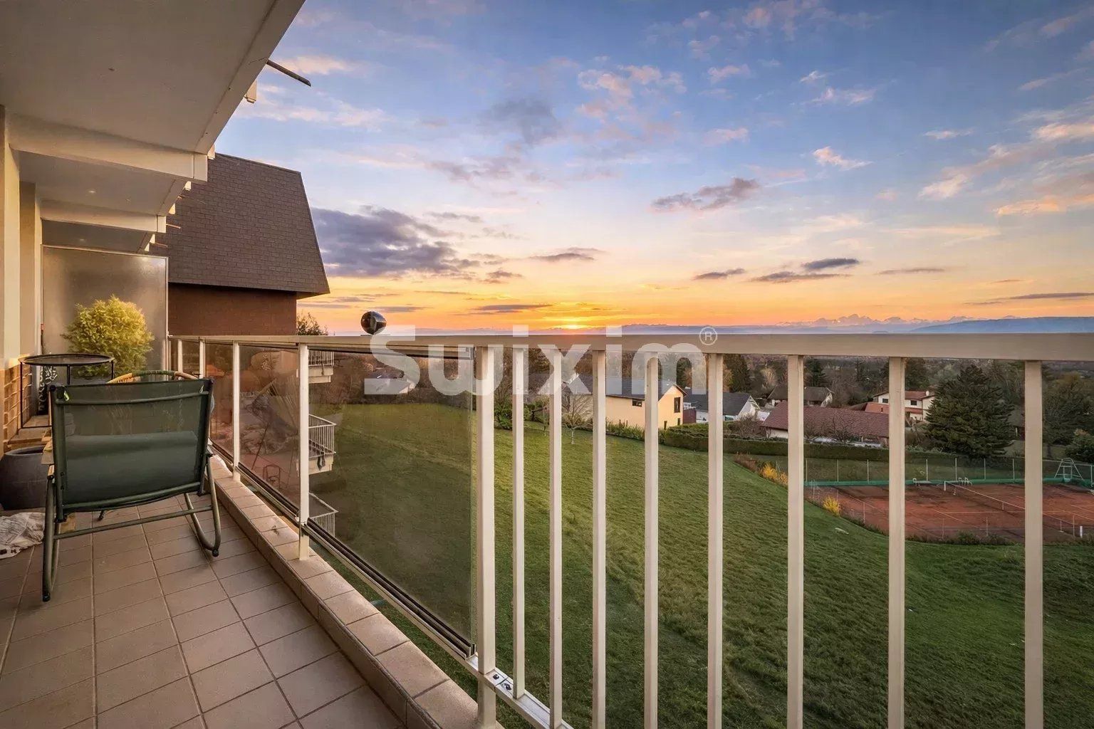 apartment 4 Rooms for sale on Sergy (01630)