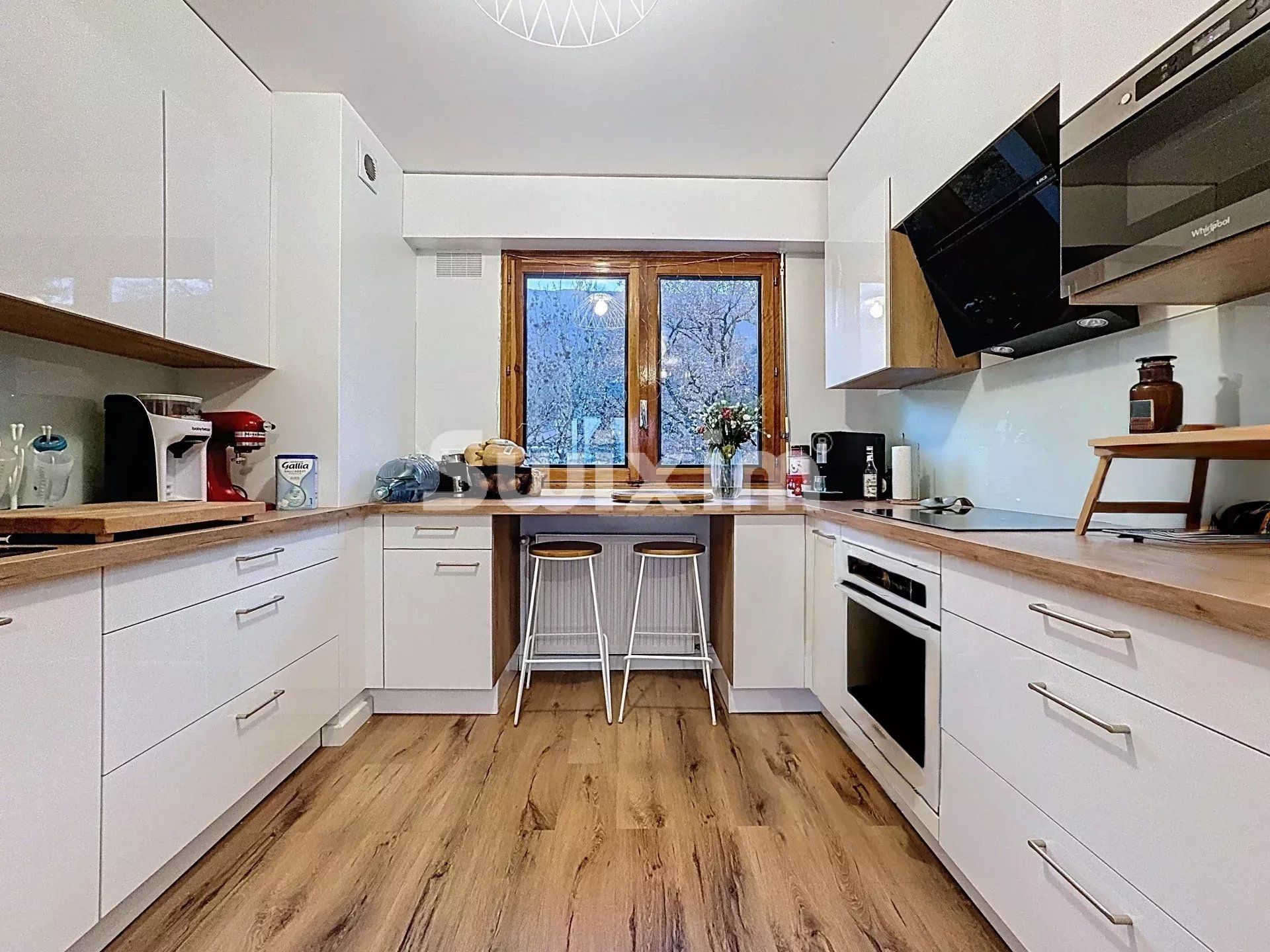 apartment 4 Rooms for sale on Sergy (01630)