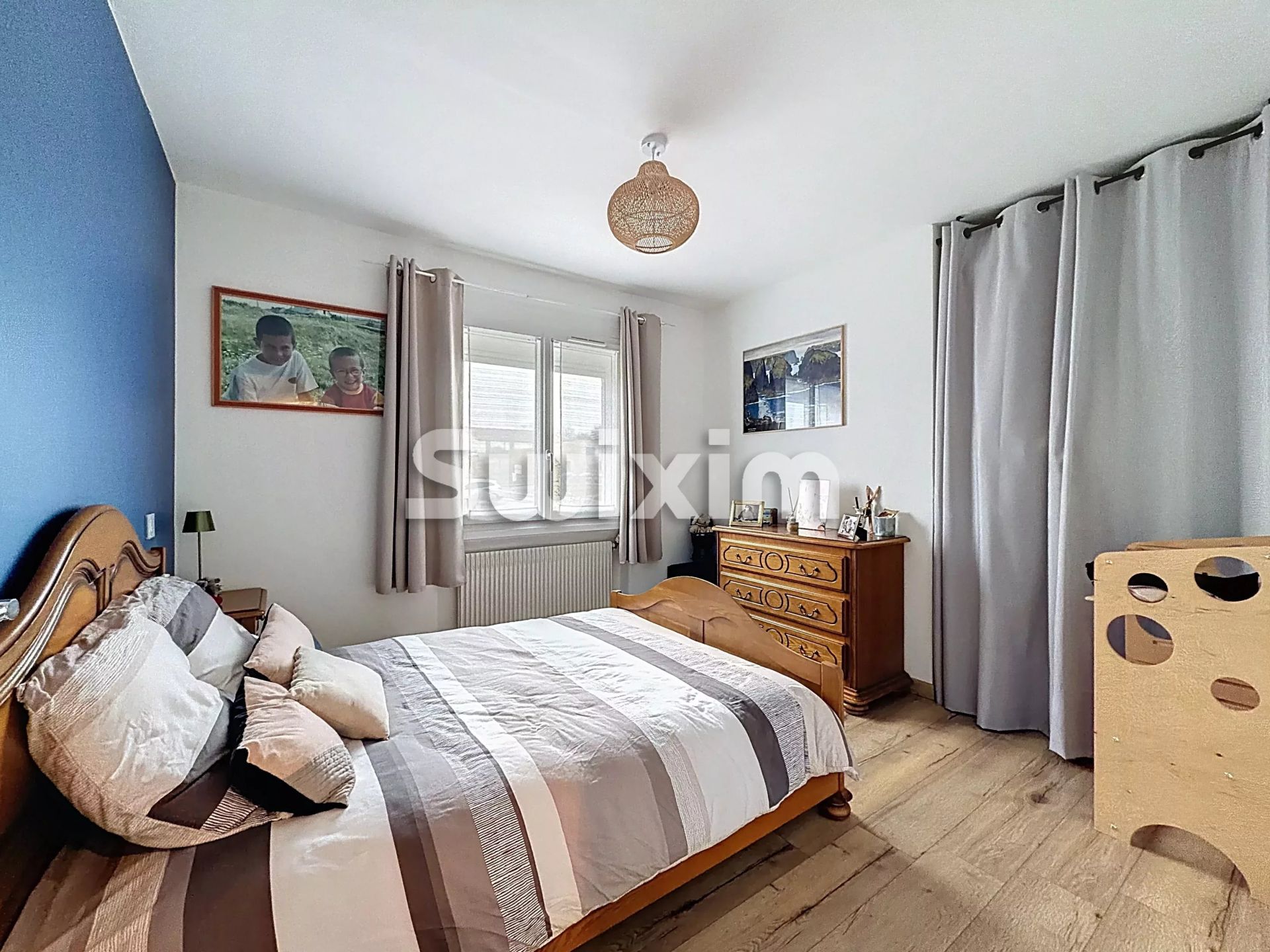 house 8 Rooms for sale on Divonne-les-Bains (01220)