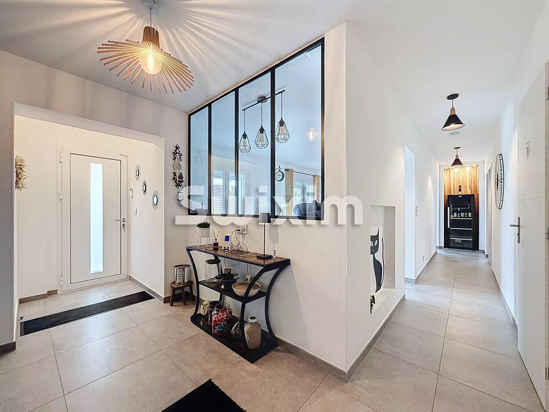 house 8 Rooms for sale on Divonne-les-Bains (01220)