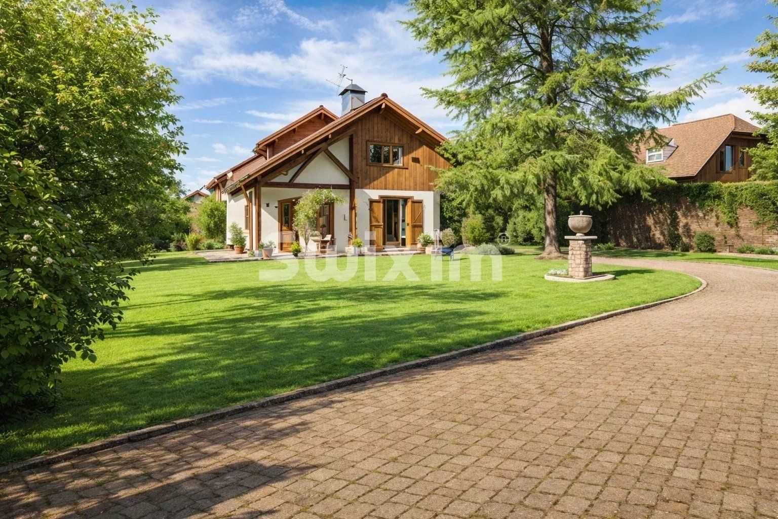 house 7 Rooms for sale on Ornex (01210)