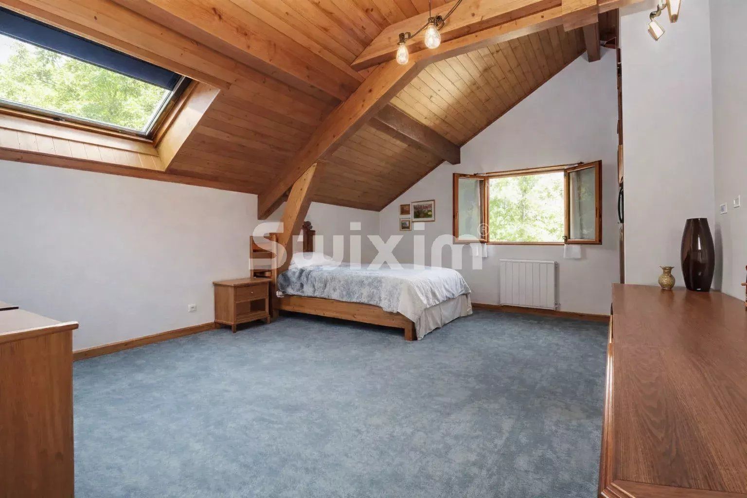 house 7 Rooms for sale on Ornex (01210)