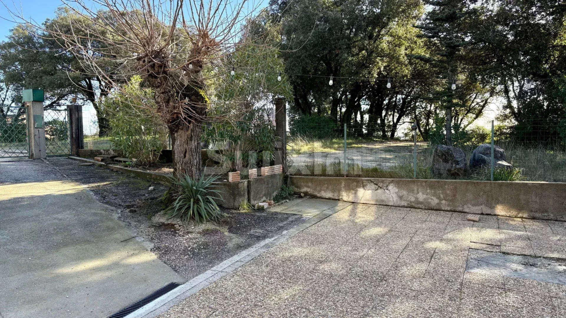 house 4 Rooms for sale on Rousson (30340)