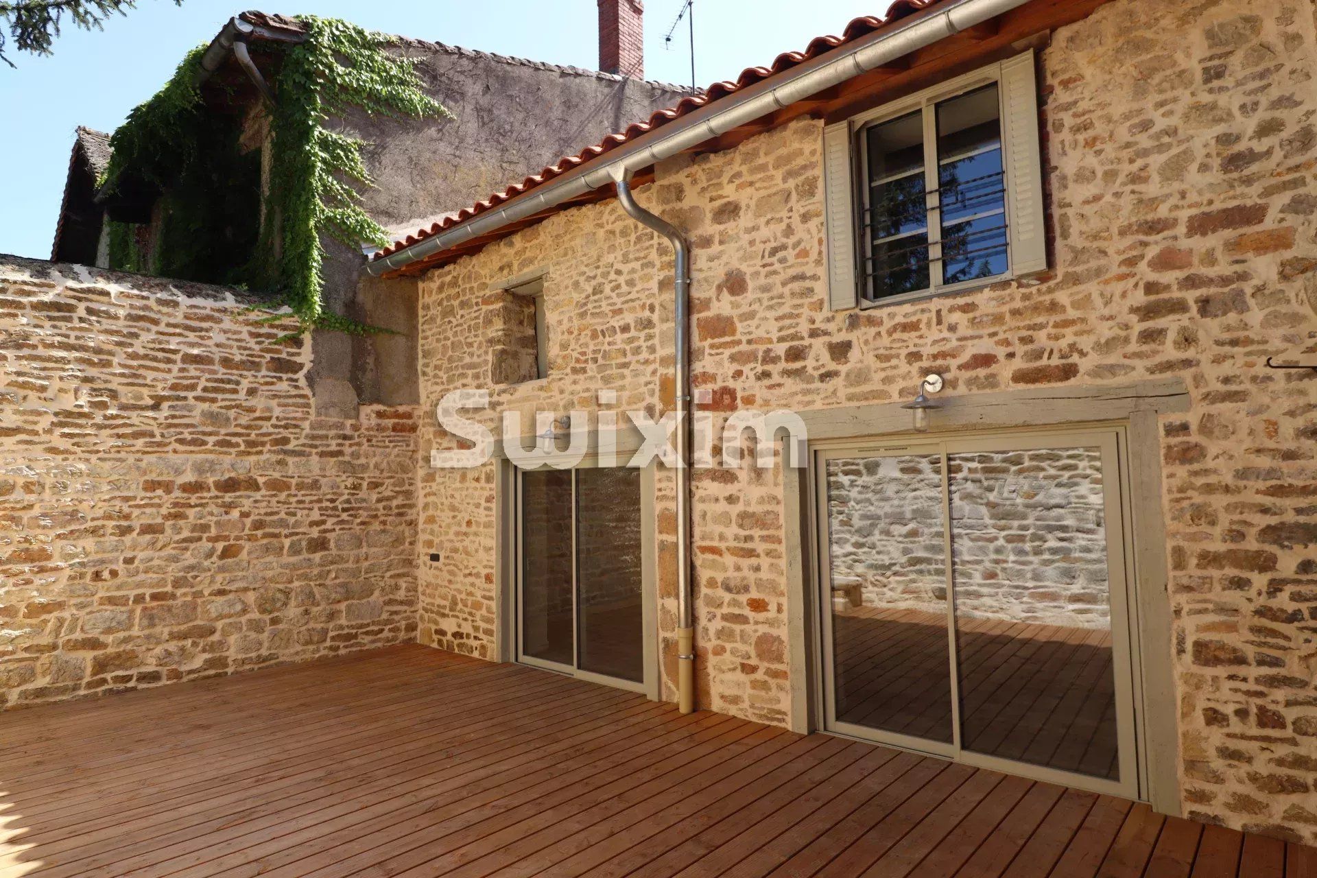 house 5 Rooms for sale on Cuiseaux (71480)