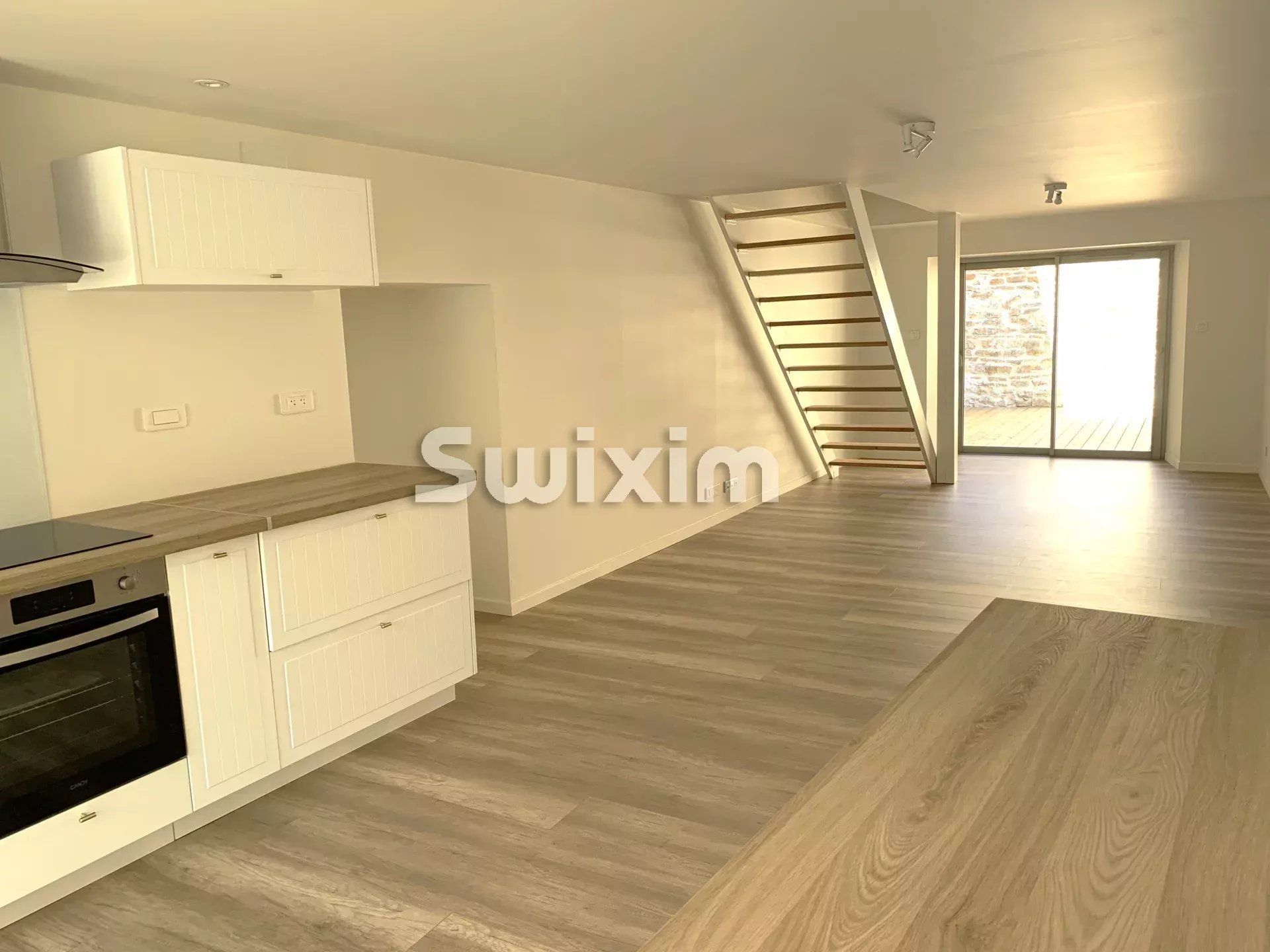 house 5 Rooms for sale on Cuiseaux (71480)