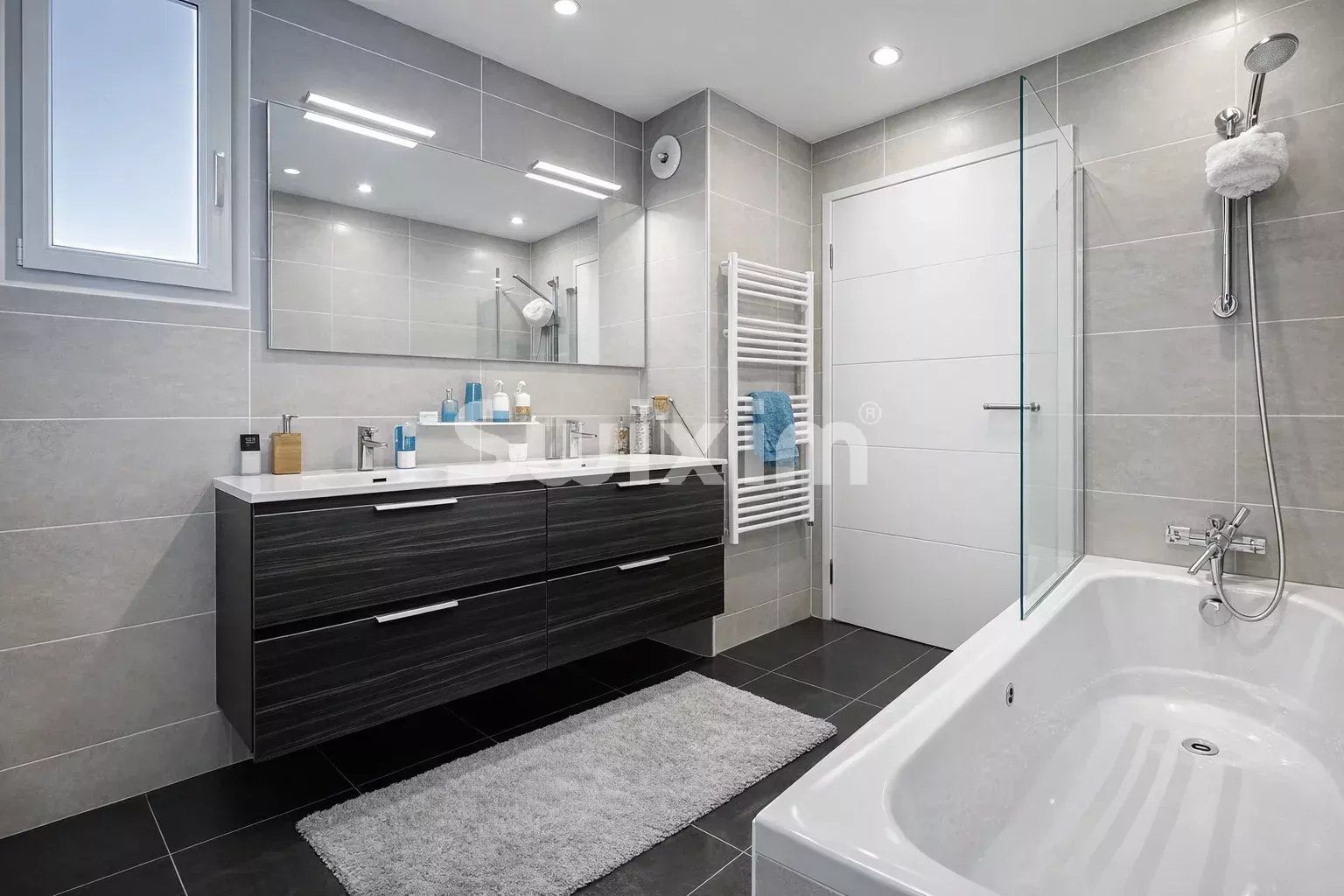 apartment 4 Rooms for sale on Ferney-Voltaire (01210)