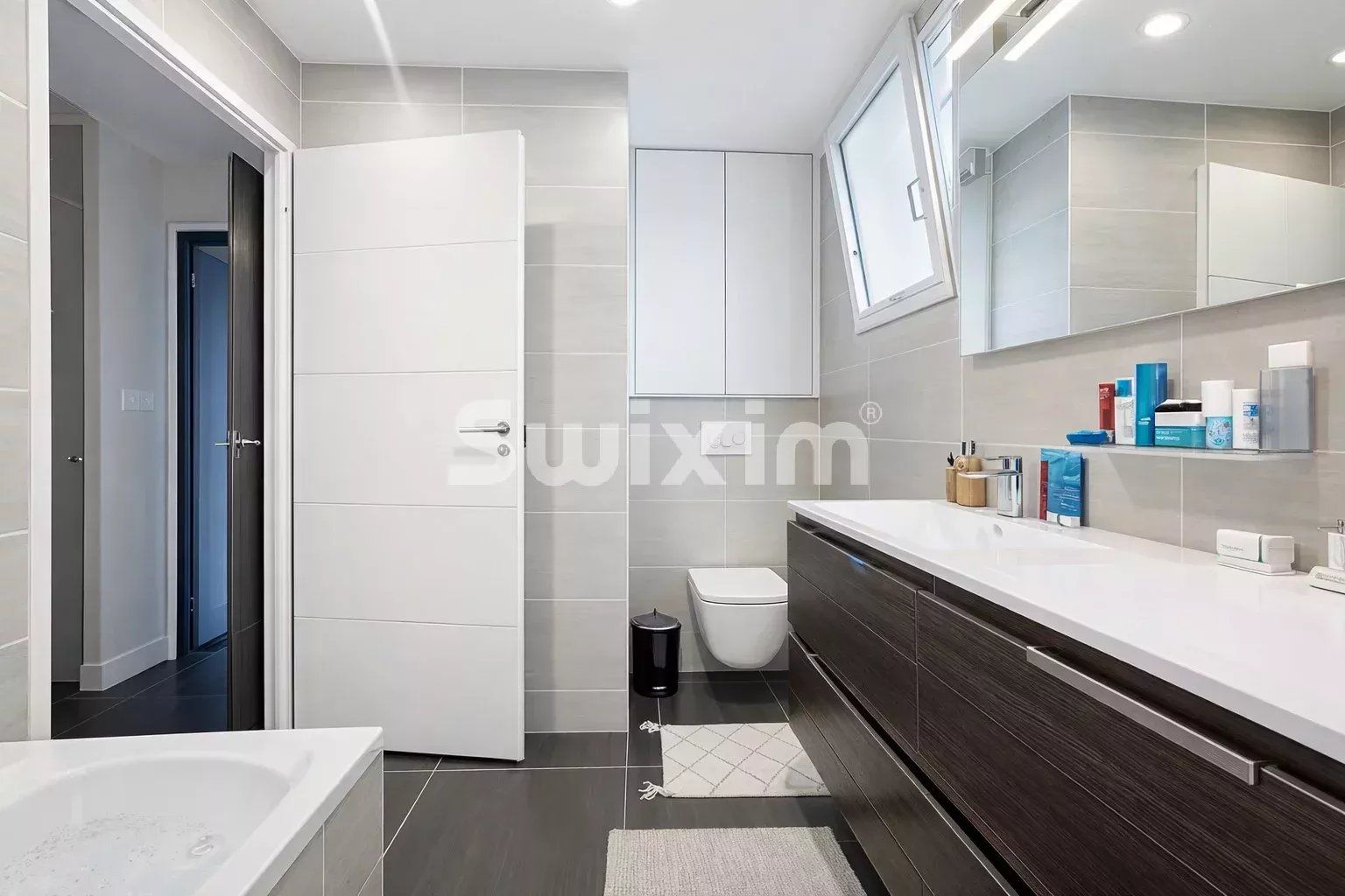 apartment 4 Rooms for sale on Ferney-Voltaire (01210)