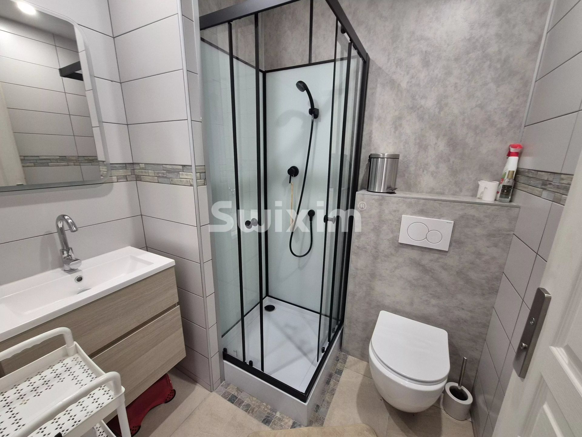casa 6 Camere in vendita su Le Deschaux (39120)