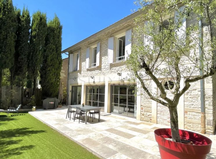 Vente Maison Saint-Hilaire-de-Brethmas 6&nbsp;Pièces 180&nbsp;m²