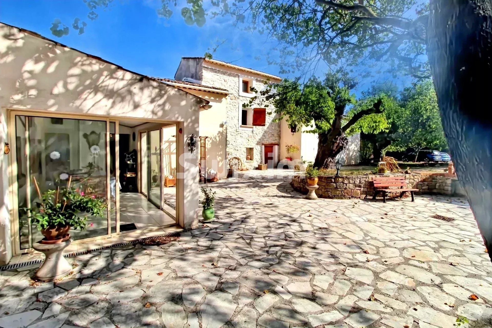 proprietà 7 Camere in vendita su La Motte (83920)