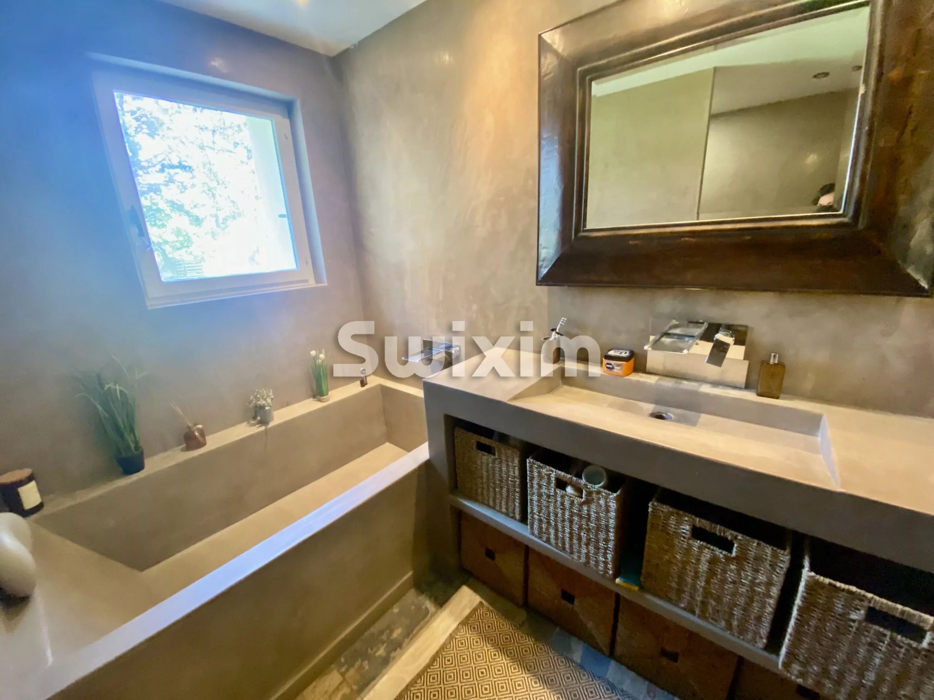 casa 12 Camere in vendita su Pierrelatte (26700)