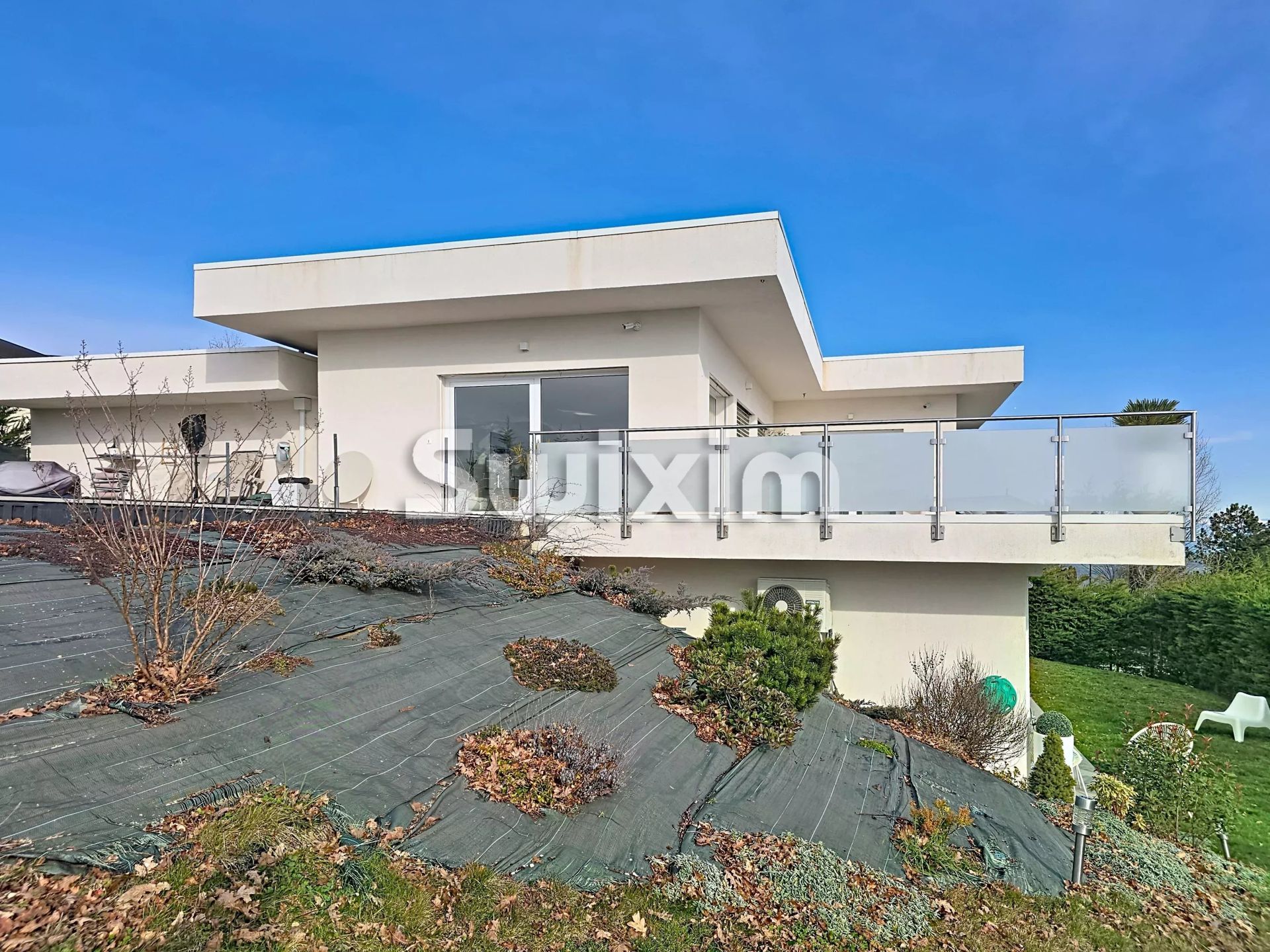 casa 5 Camere in vendita su Grilly (01220)