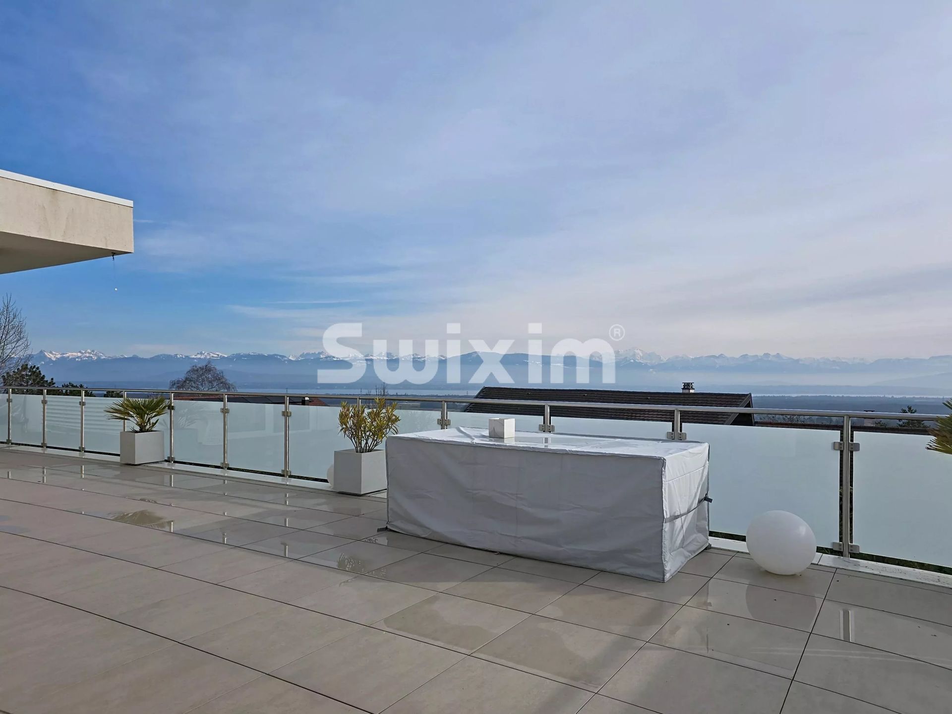 casa 5 Camere in vendita su Grilly (01220)