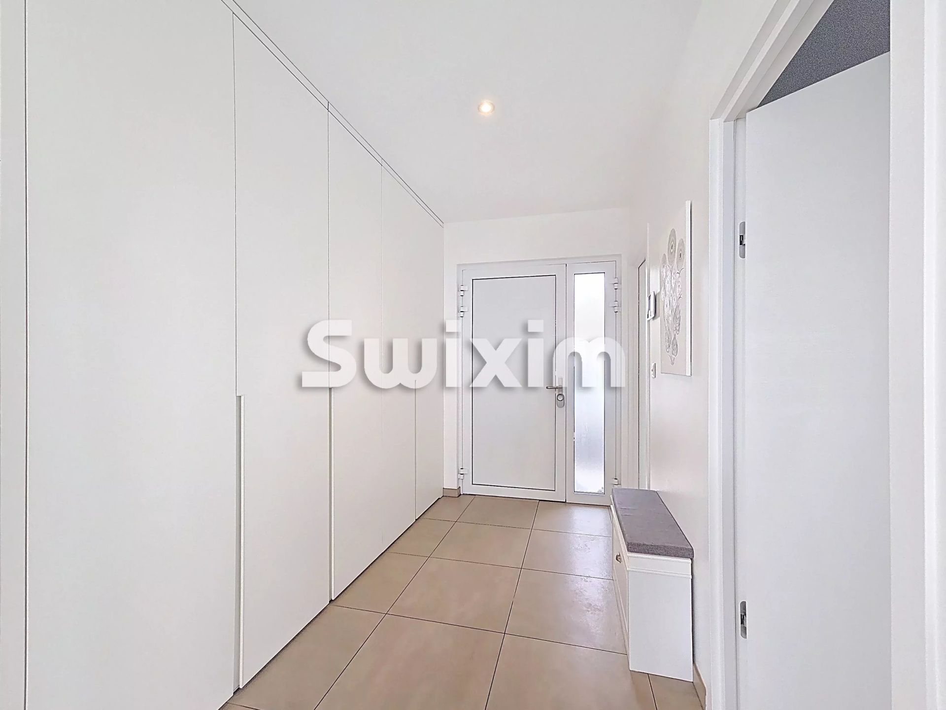 casa 5 Camere in vendita su Grilly (01220)