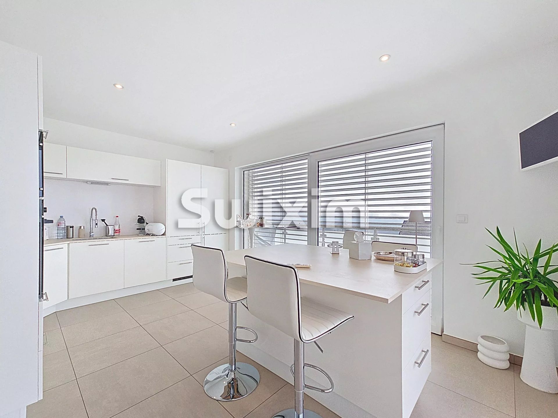 casa 5 Camere in vendita su Grilly (01220)