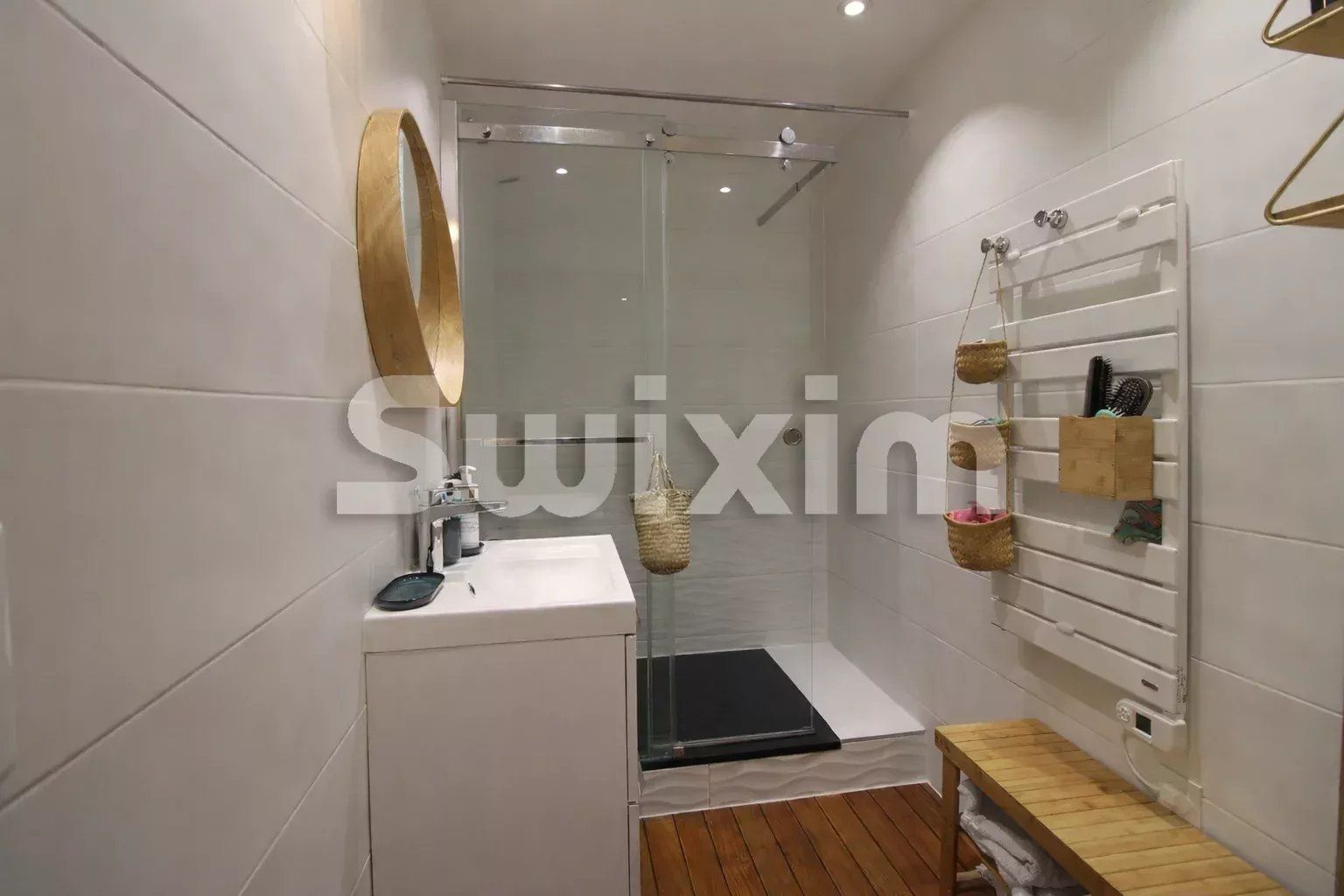 apartment 3 Rooms for sale on Aix-les-Bains (73100)