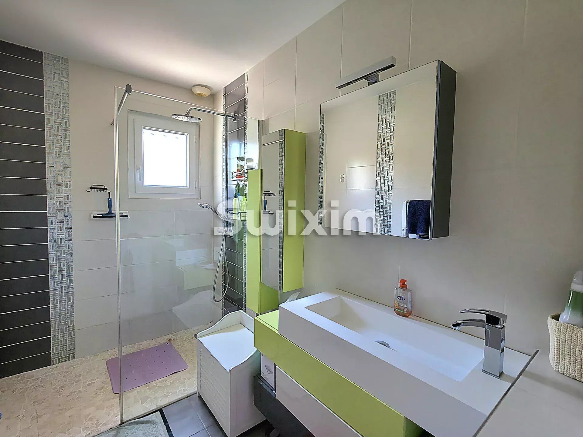 house 5 Rooms for sale on Valréas (84600)