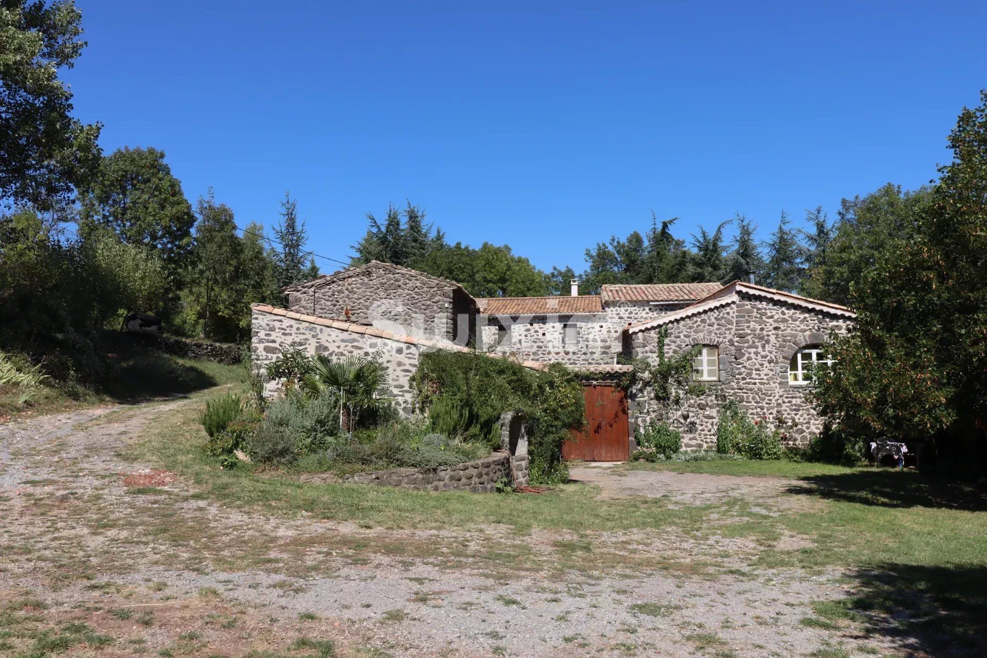 granja 10 Salas en venta en Villeneuve-de-Berg (07170)