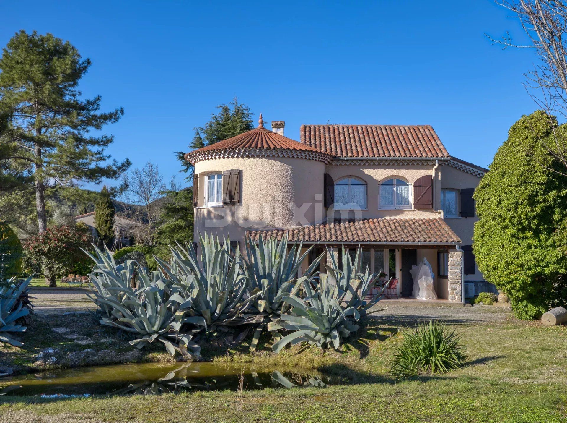 house 6 Rooms for sale on Alès (30100)