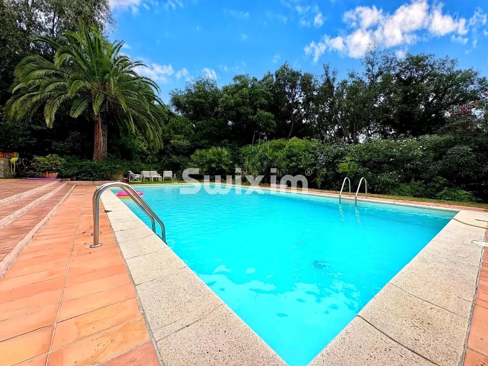 house 5 Rooms for sale on Saint-Tropez (83990)