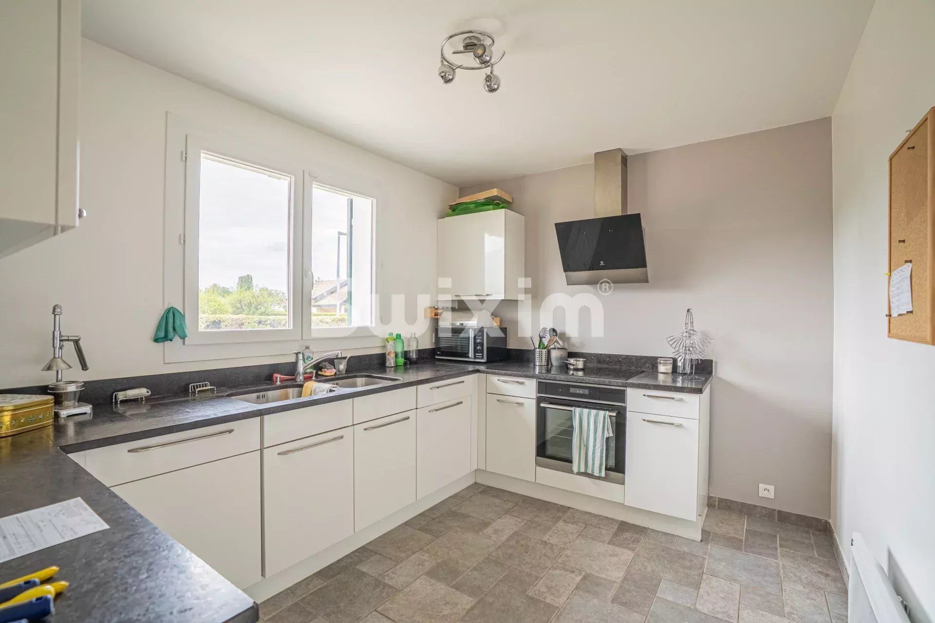 maison 8 Pièces en vente sur Saint-Genis-Pouilly (01630)