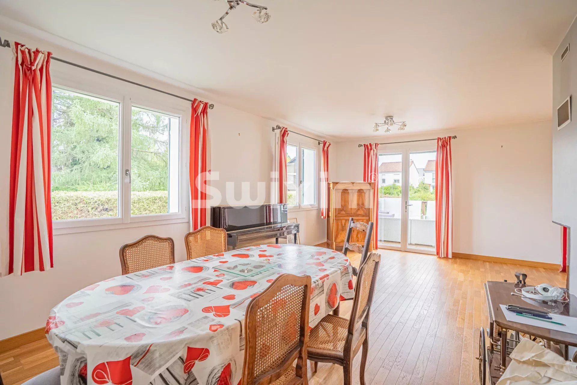 maison 8 Pièces en vente sur Saint-Genis-Pouilly (01630)