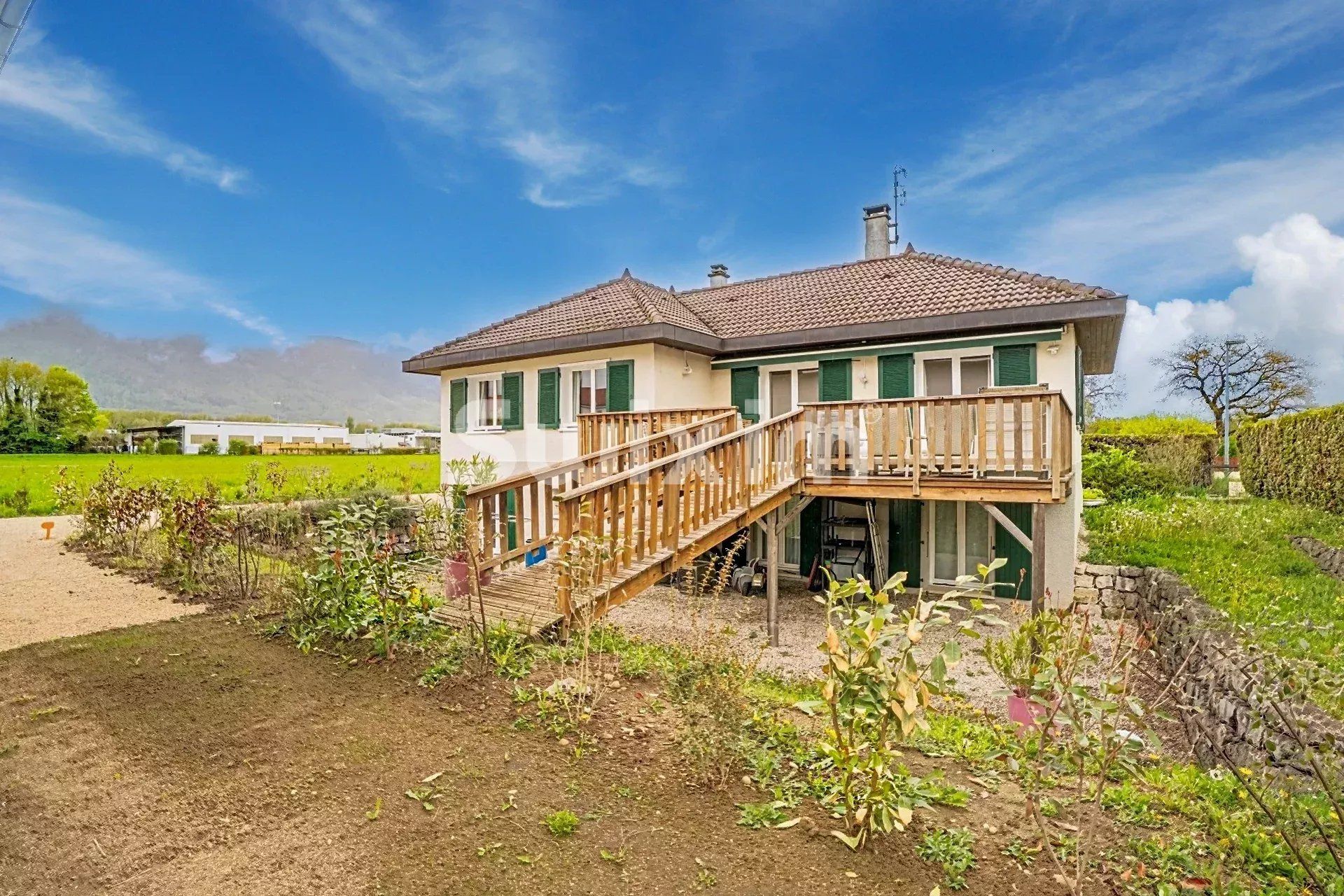 maison 8 Pièces en vente sur Saint-Genis-Pouilly (01630)