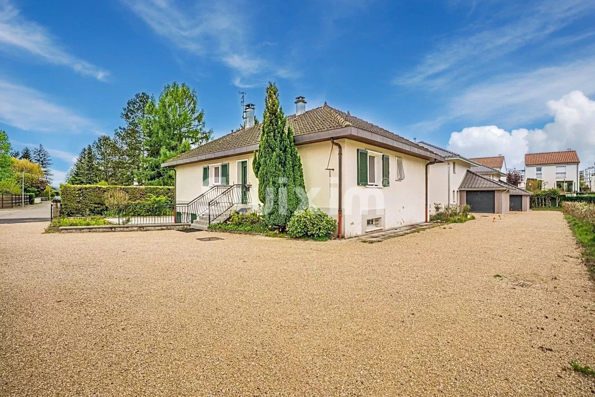 maison 8 Pièces en vente sur Saint-Genis-Pouilly (01630)