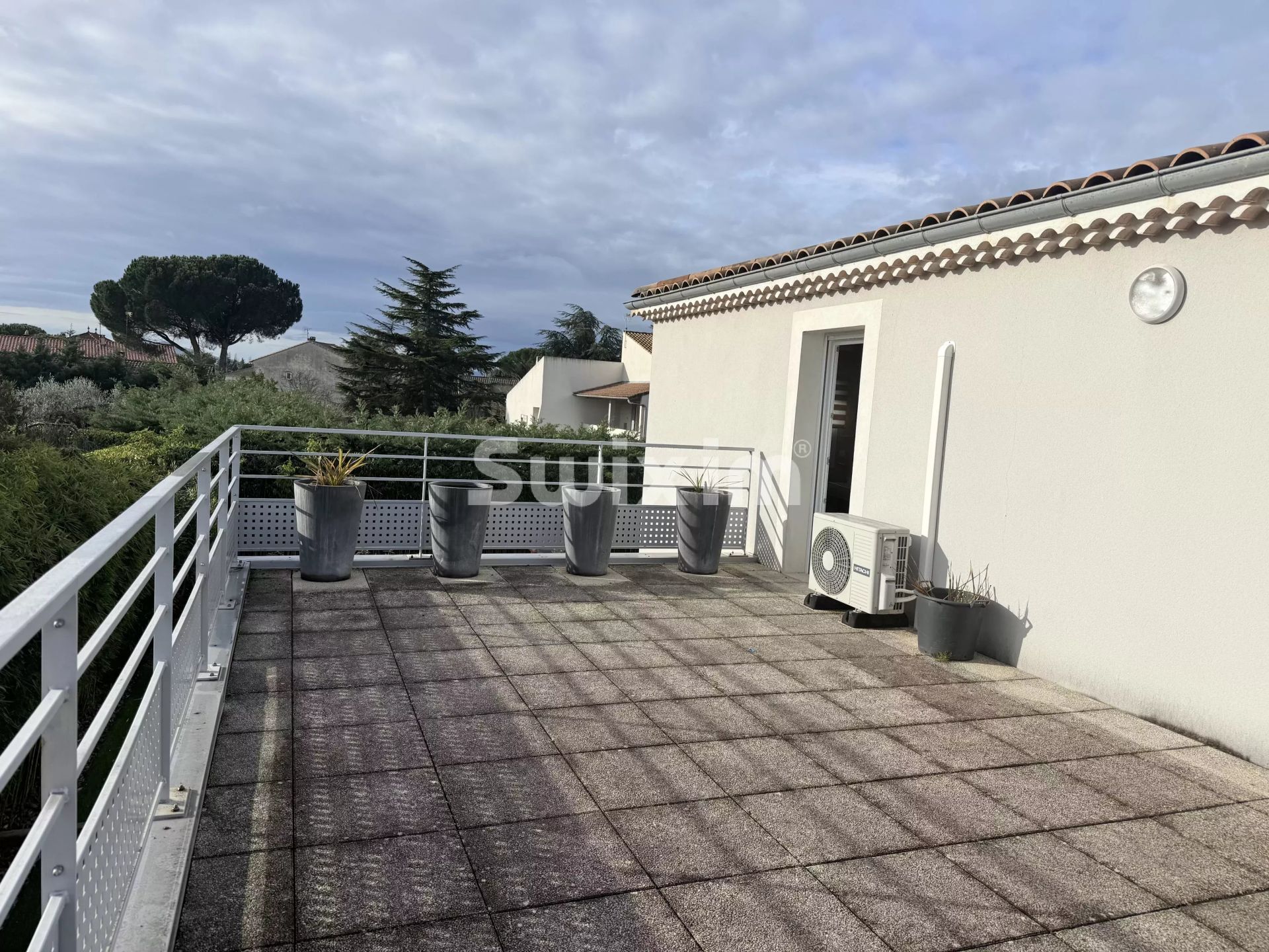 house 6 Rooms for sale on Montélimar (26200)