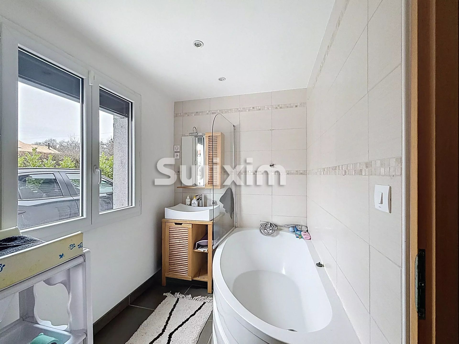 house 5 Rooms for sale on Sciez (74140)