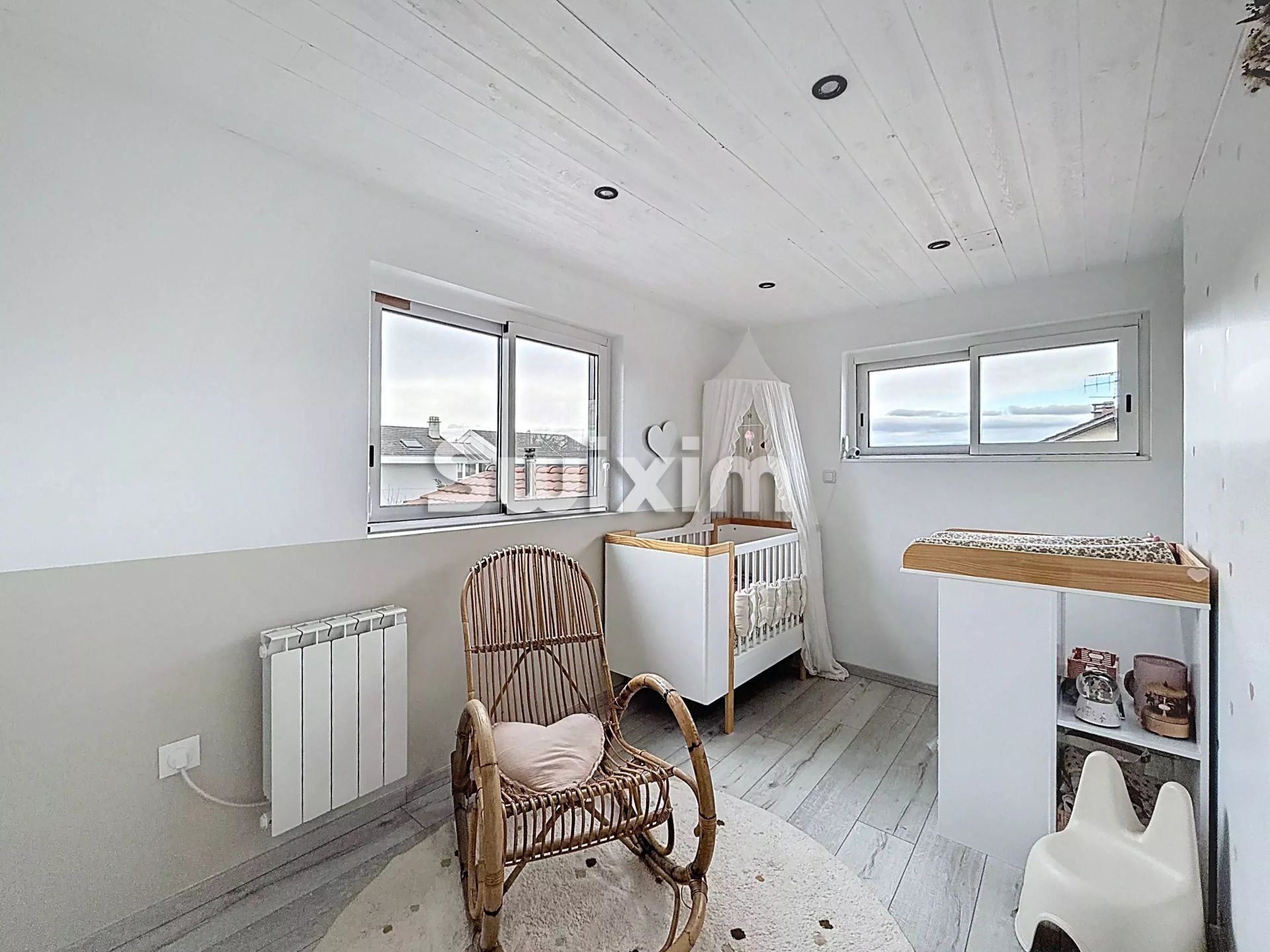 house 5 Rooms for sale on Sciez (74140)