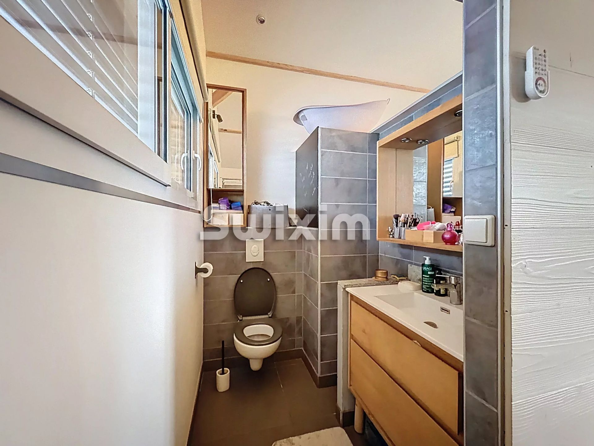 house 5 Rooms for sale on Sciez (74140)