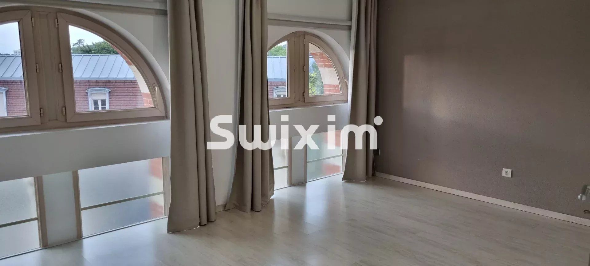 apartment 3 Rooms for sale on Lons-le-Saunier (39000)