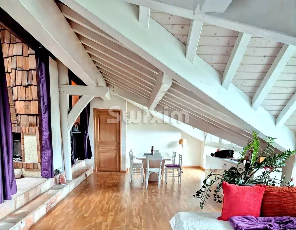 house 5 Rooms for sale on Perrignier (74550)