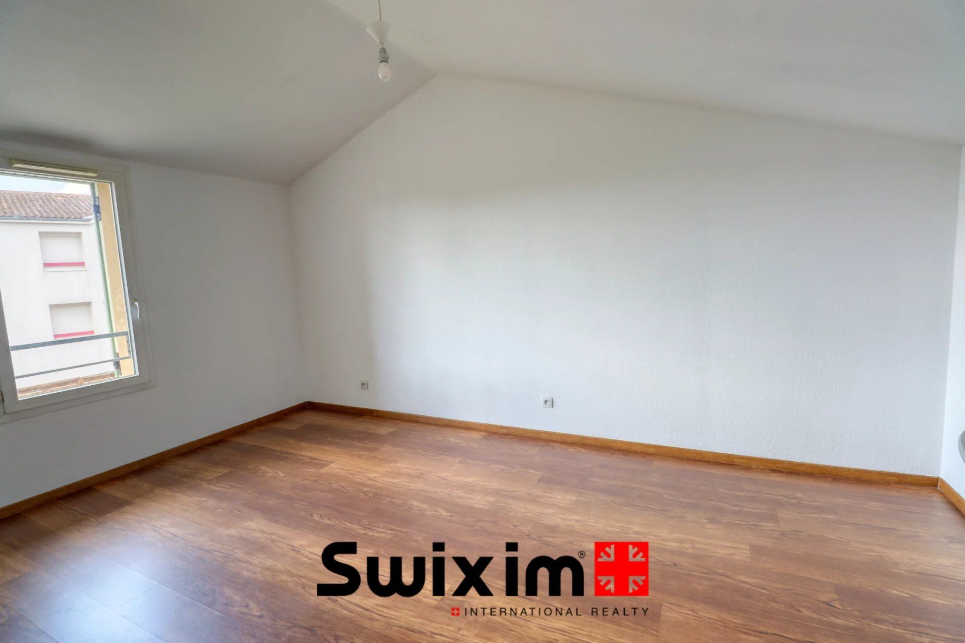 house 5 Rooms for sale on Eysines (33320)
