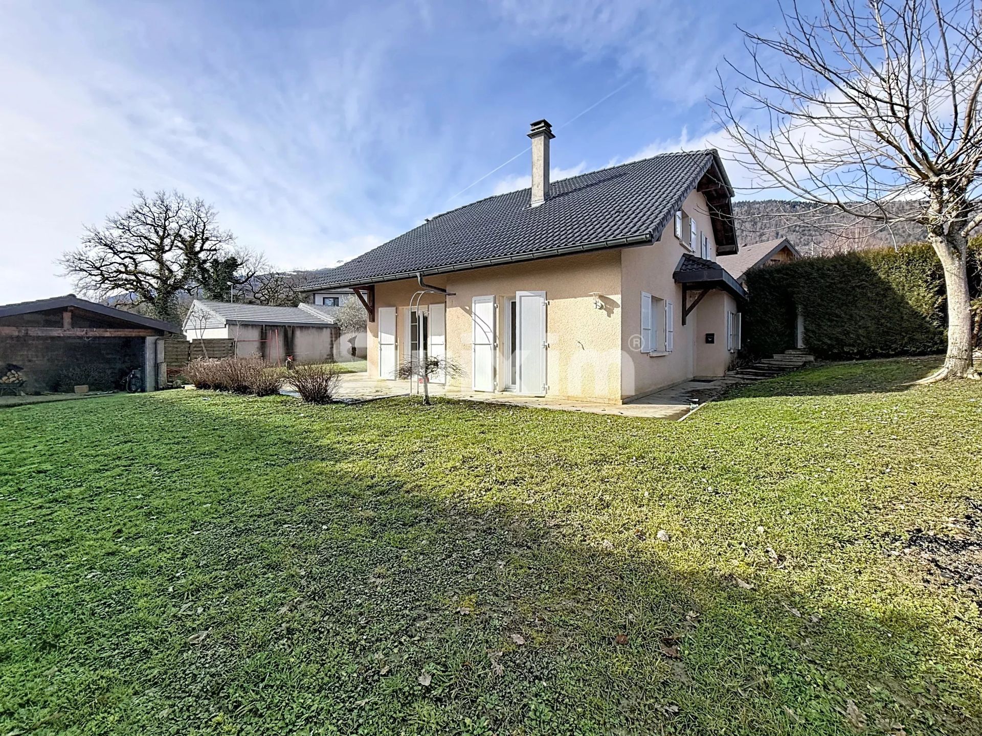 casa 7 Quartos para venda sobre Gex (01170)