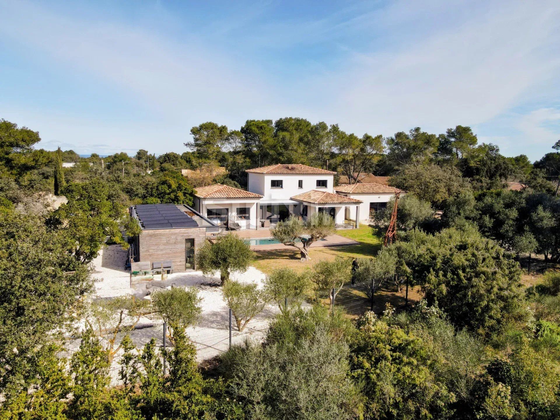 villa 7 Camere in vendita su Nîmes (30000)