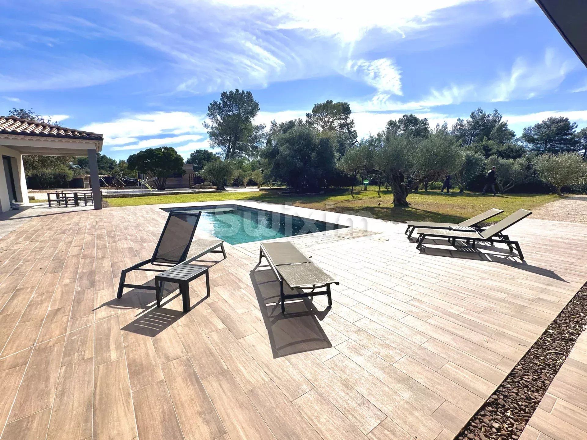 villa 7 Camere in vendita su Nîmes (30000)