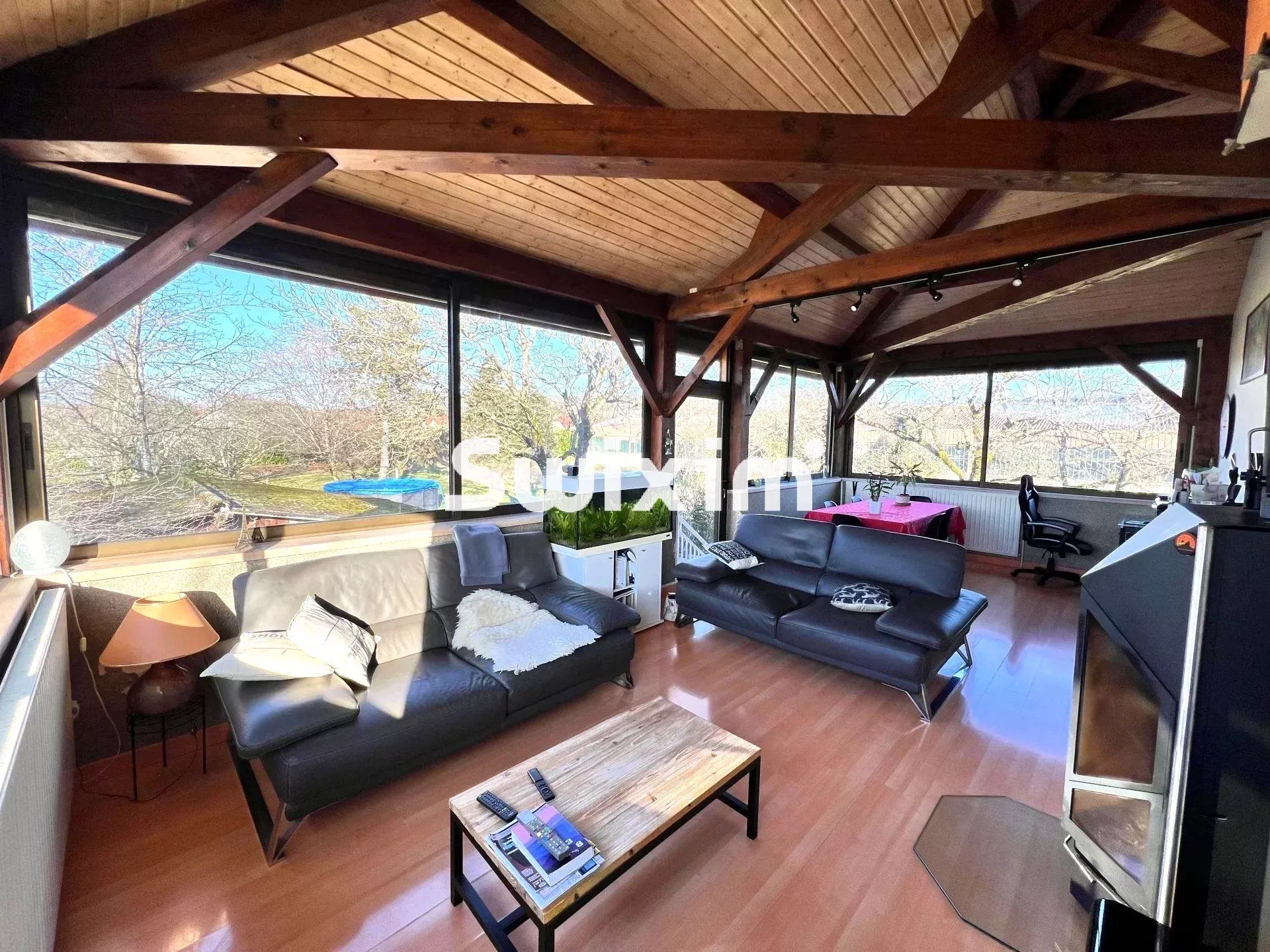 house 6 Rooms for sale on Domblans (39210)