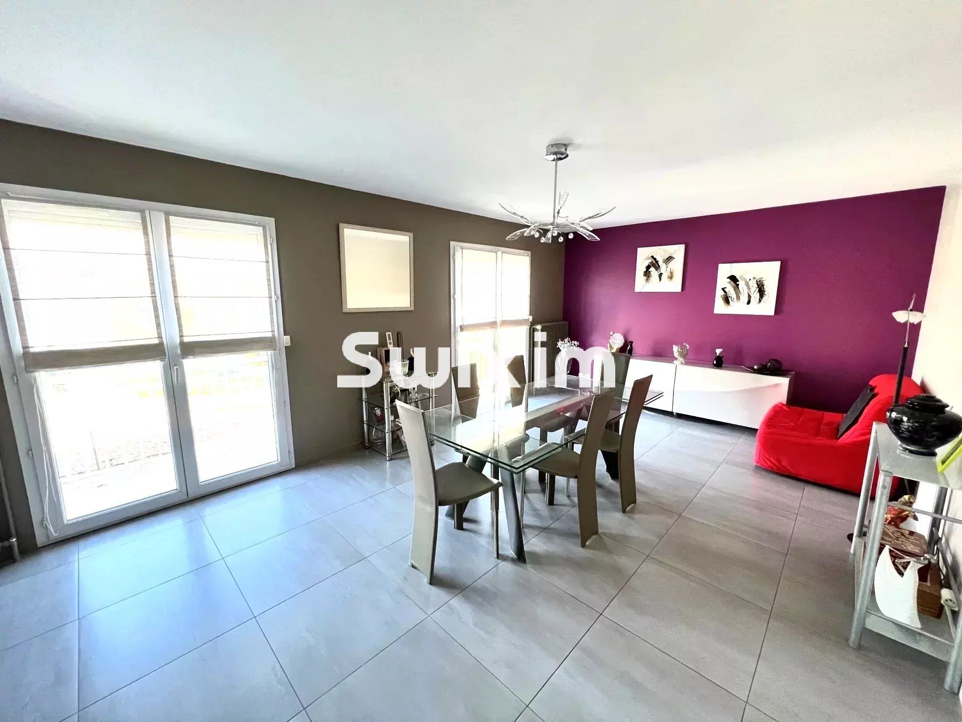 house 6 Rooms for sale on Domblans (39210)