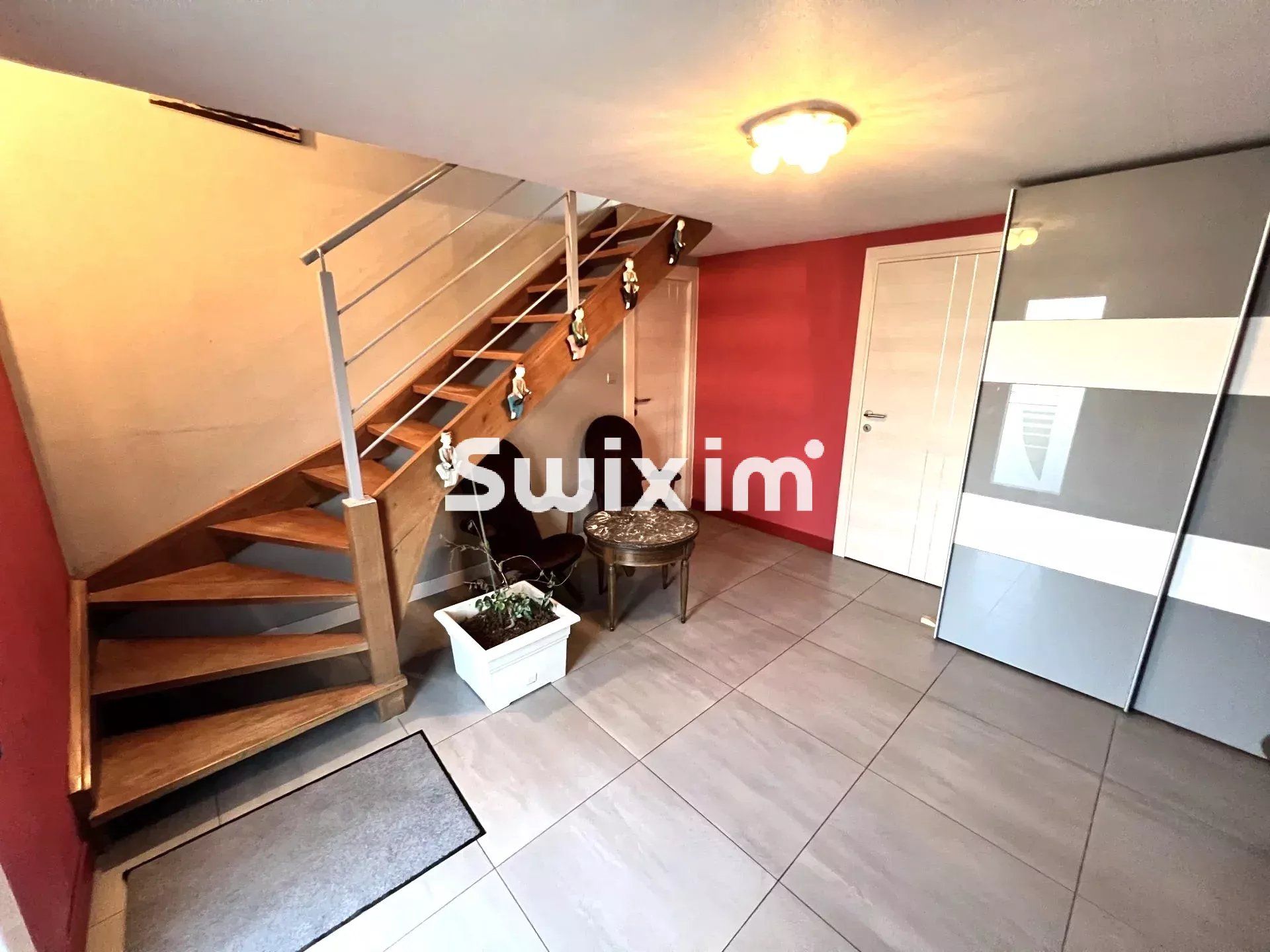 house 6 Rooms for sale on Domblans (39210)