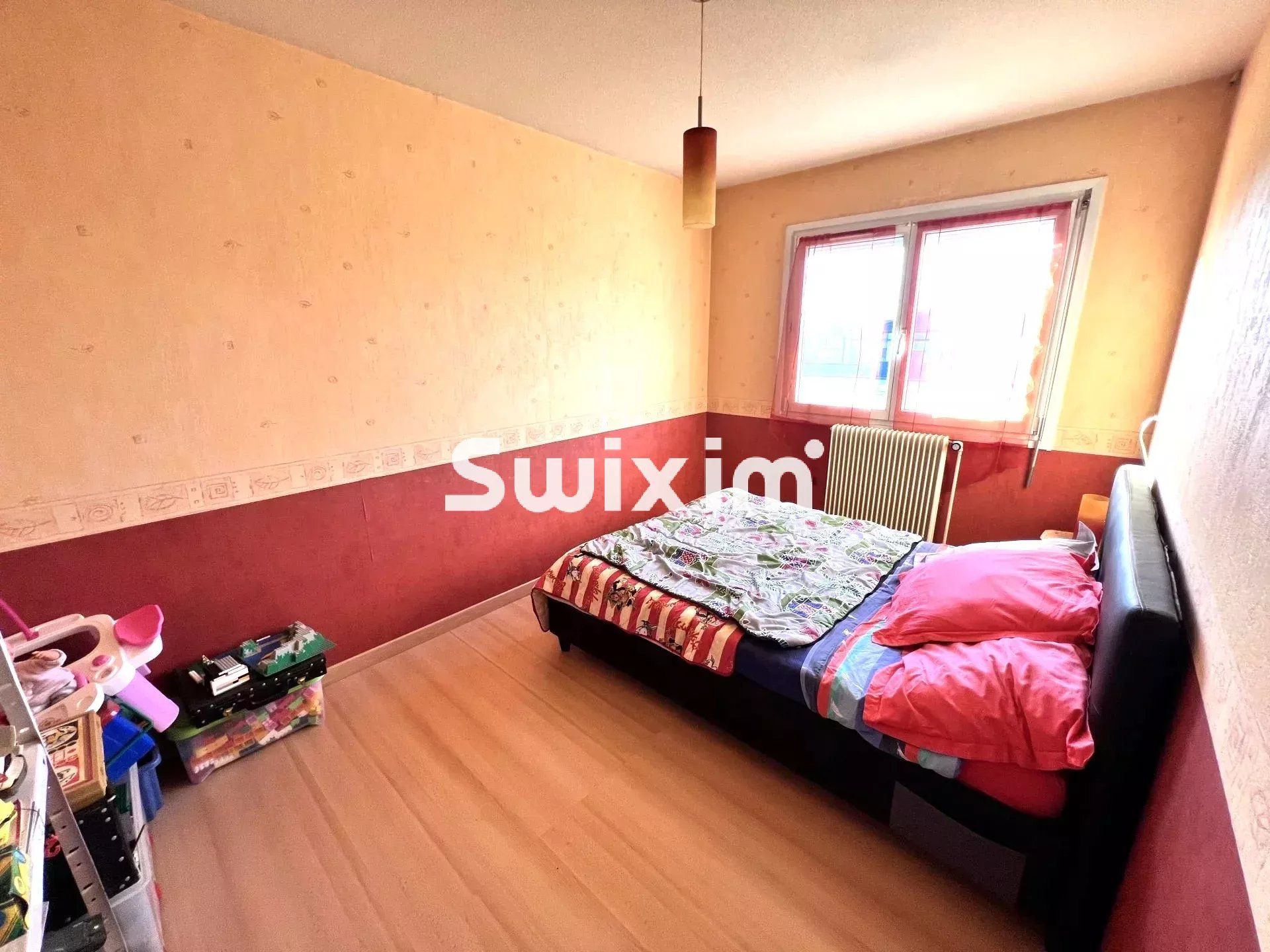 house 6 Rooms for sale on Domblans (39210)