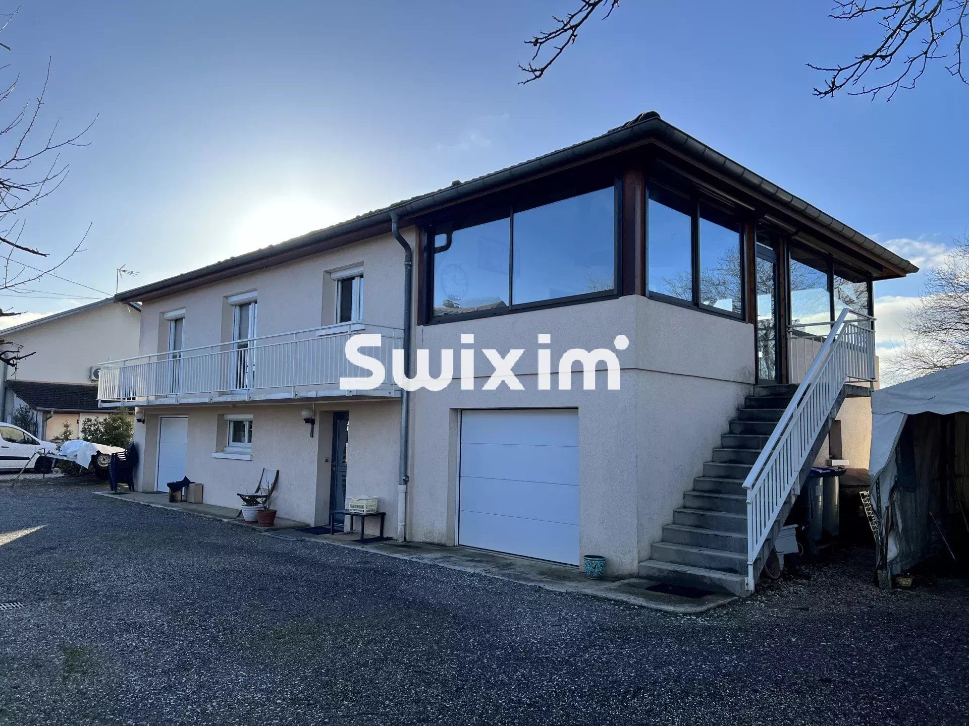 house 6 Rooms for sale on Domblans (39210)