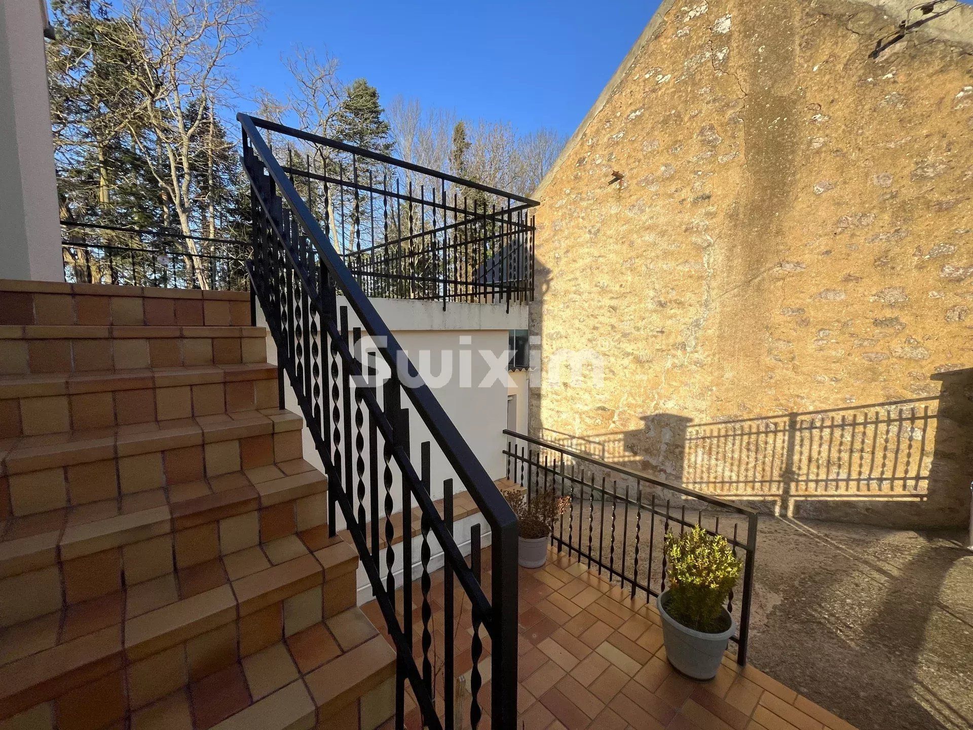 casa 4 Camere in vendita su Avallon (89200)