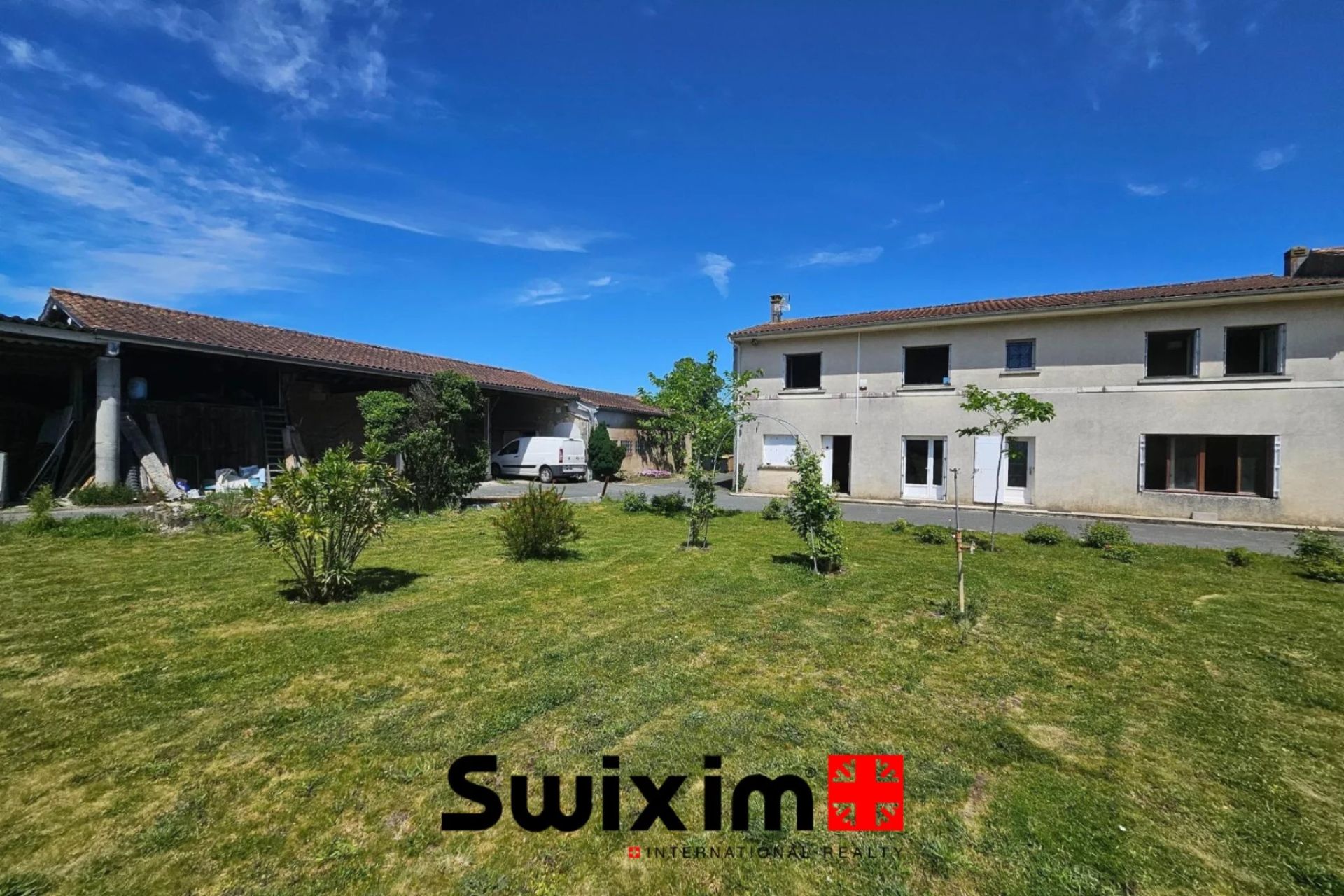 house 8 Rooms for sale on Saint-Seurin-de-Cadourne (33180)