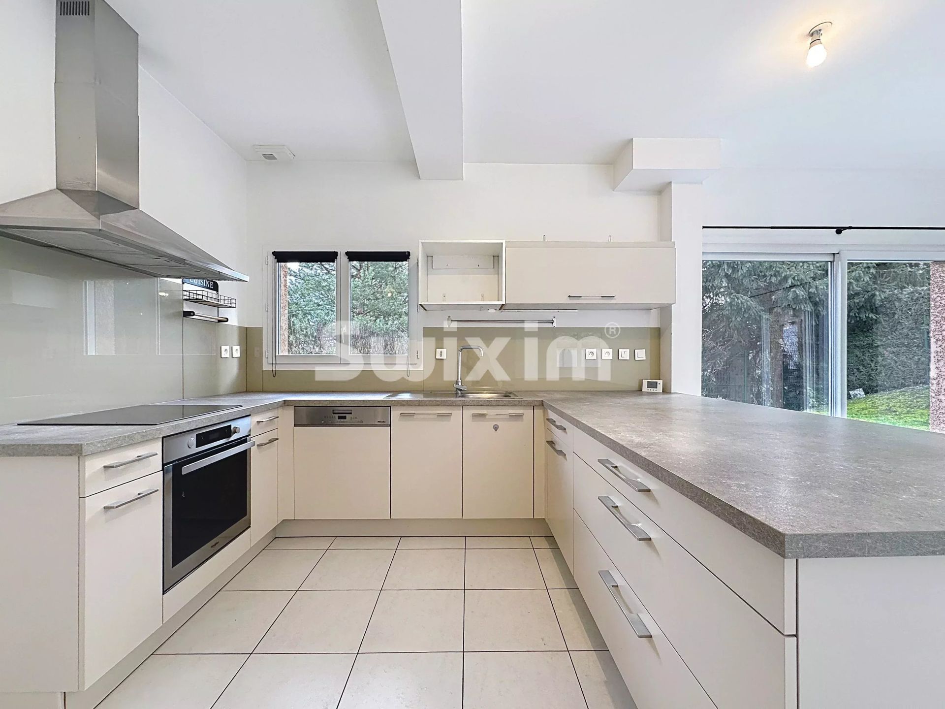 casa 5 Quartos para aluguer sobre Gex (01170)