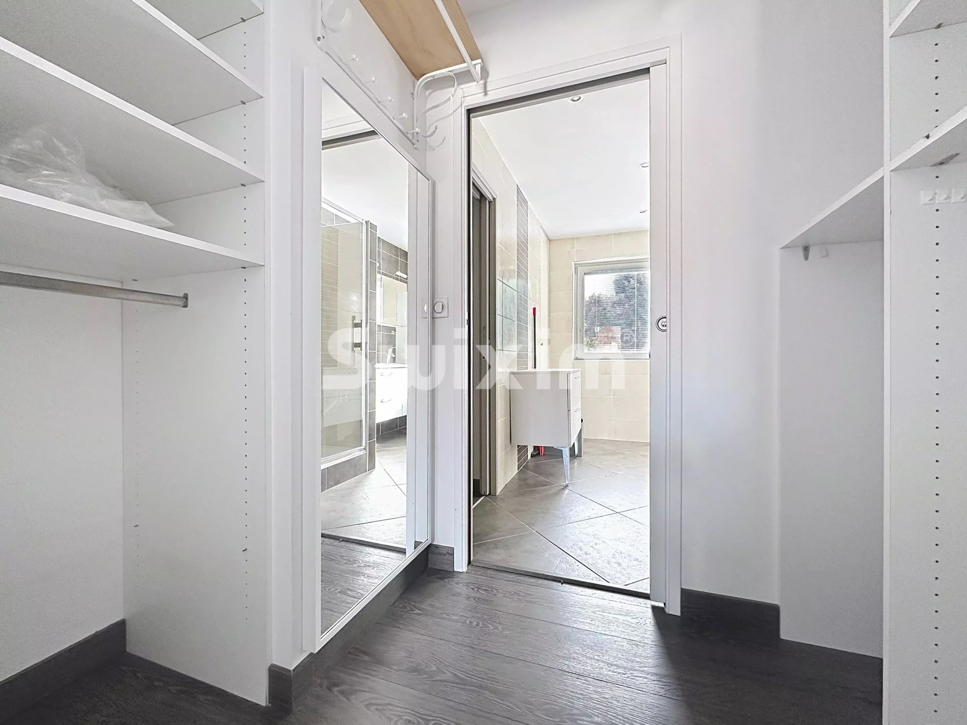 casa 4 Quartos para aluguer sobre Gex (01170)