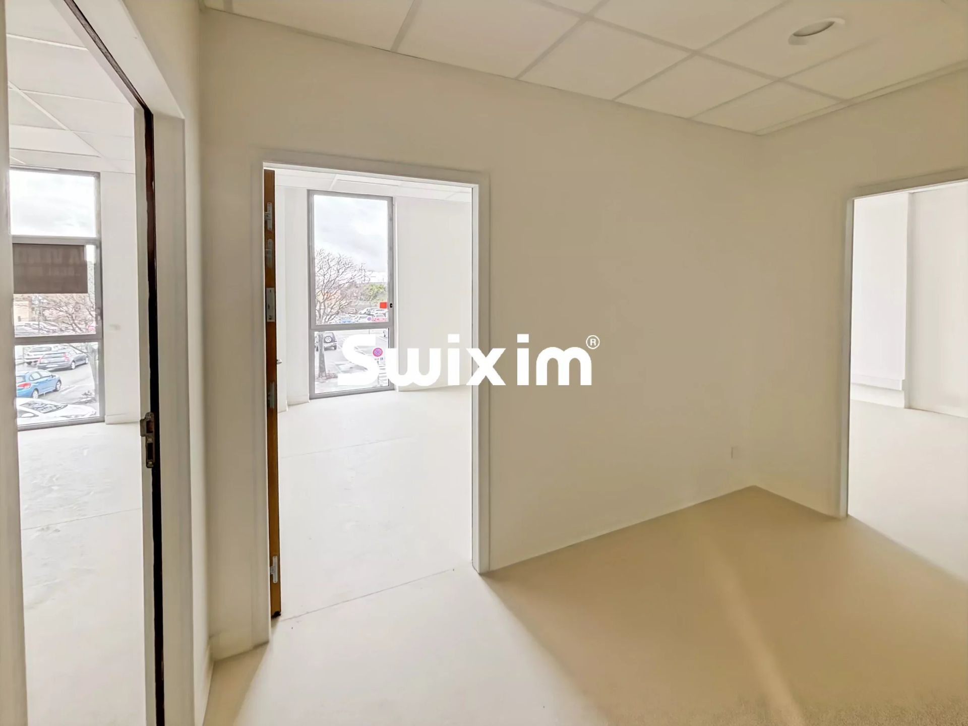 activity premises 3 Rooms for sale on Pierrelatte (26700)